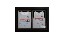 กรอบรูปเสื้อคู่ พร้อมลายเซ็น